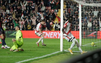 Levante pierde două puncte cruciale în deplasarea de la Rayo Vallecano Rayo Vallecano și Levante s-au duelat într-un meci tensionat, pe stadionul Vallecas, încheiat la egalitate, scor 1-1