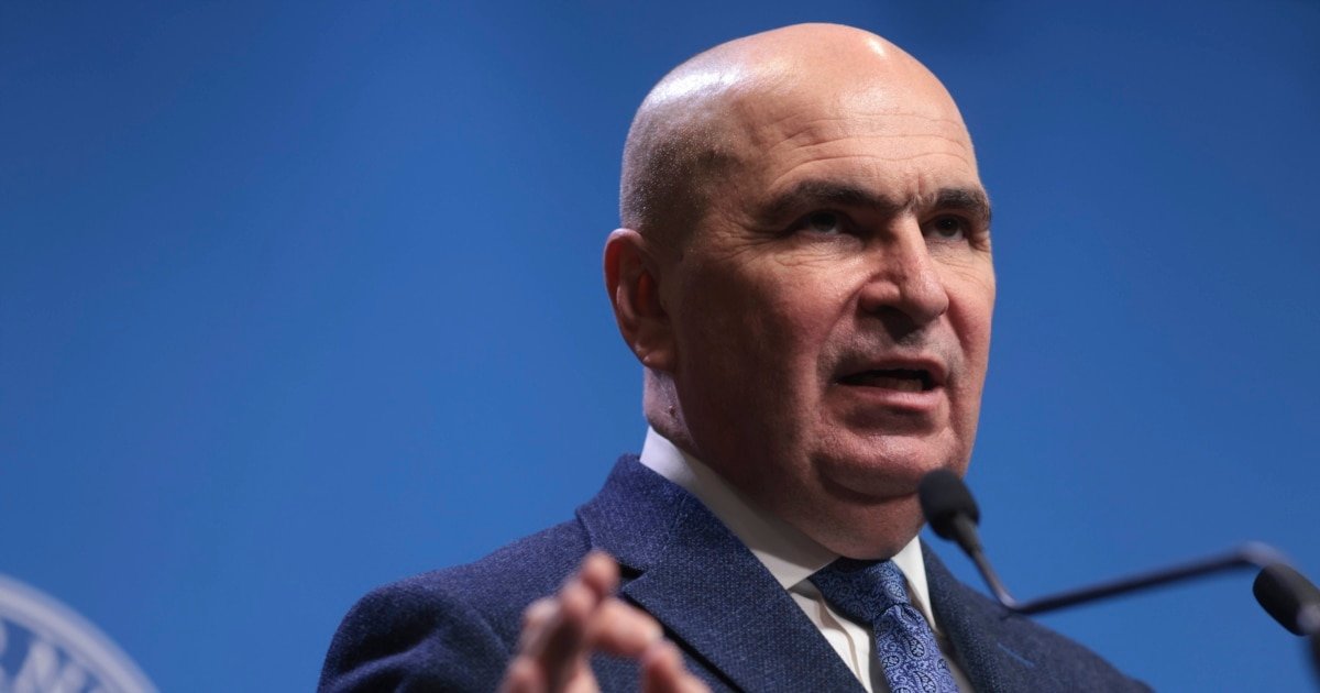 Guvernul adoptă bugetul: Salariu minim 4325 lei, deficit 6,2%, inflație 6,5%