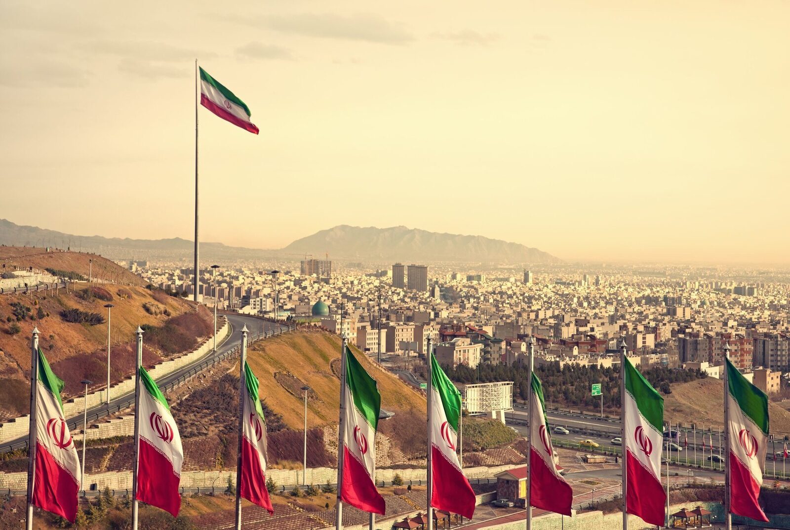 Ayatollahul Alireza Arafi, o figură religioasă influentă, co-guvernează Iranul, alături de președintele Masoud Pezeshkian și de judecătorul Gholamhossein Ejei
