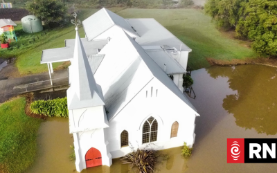 Inundații devastatoare în Noua Zeelandă: Regiunea Northland, sub stare de urgență prelungită O furtună violentă a lovit din nou coasta de nord a Noii Zeelande, provocând inundații severe și întreruperi majore în infrastructură