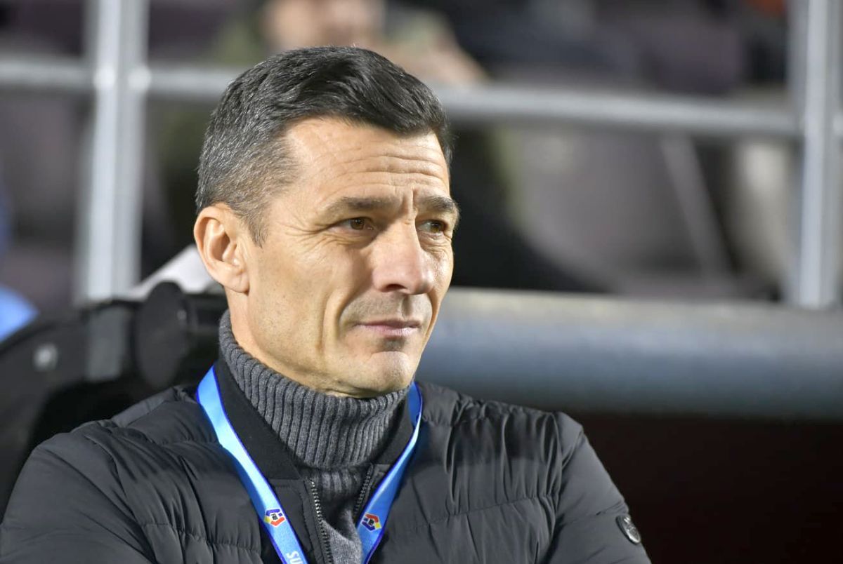 Gâlcă, greu încercat, dar prezent alături de Rapid în deplasarea de la Cluj Costel Gâlcă, antrenorul Rapidului, trece printr-o perioadă dificilă