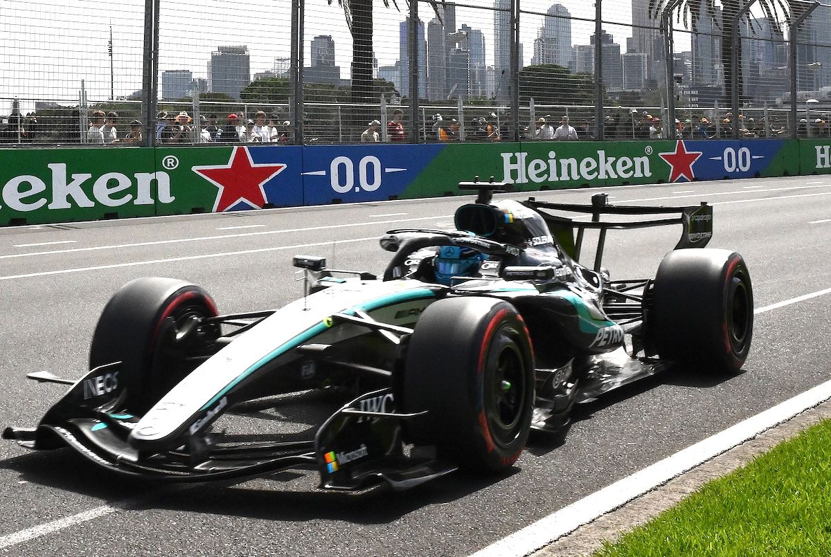 Russell, din pole la Melbourne! Mercedes zdrobește calificările, Verstappen, OUT!