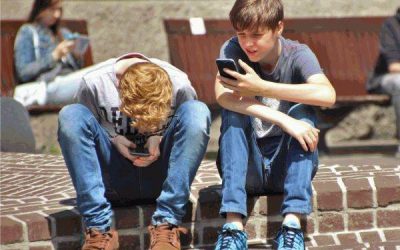 Reglementări mai stricte pentru platformele de socializare: Marea Britanie cere măsuri de protecție a minorilor Autoritățile de reglementare din Marea Britanie intensifică presiunile asupra platformelor de socializare, solicitând măsuri mai ferme pentru protecția minorilor