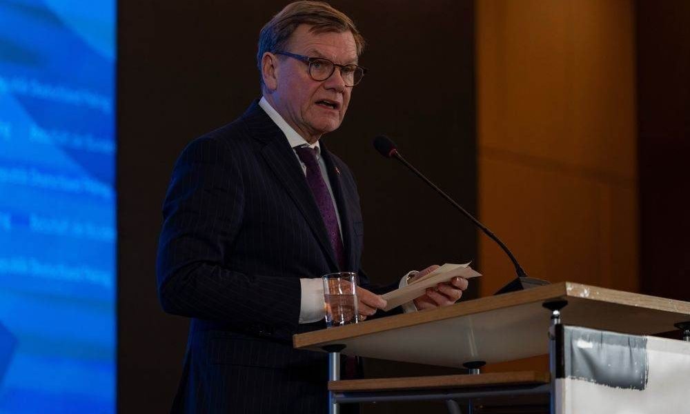 Scepticism german față de extinderea misiunii navale Aspides Ministrul german de Externe, Johann Wadephul, și-a exprimat îndoielile cu privire la o posibilă extindere a misiunii navale Aspides a Uniunii Europene în Strâmtoarea Ormuz