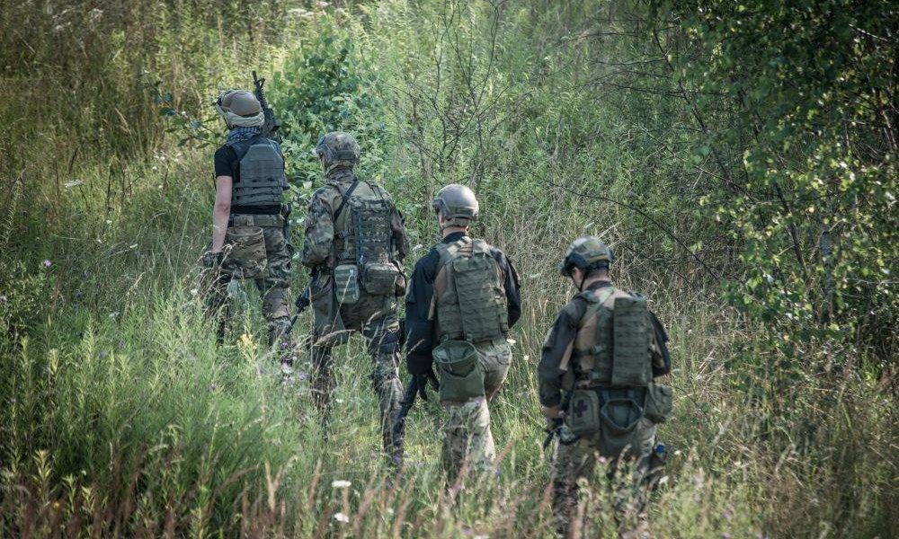 Cuba se pregătește de posibila agresiune militară a Statelor Unite Autoritățile de la Havana își mobilizează armata în contextul tensionat al relațiilor cu Statele Unite, anticipând posibilitatea unei intervenții militare americane