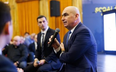 Premierul Bolojan anunță reguli noi privind cumulul pensiei cu salariul la stat La începutul săptămânii viitoare, Guvernul va discuta proiectul de lege care vizează reglementarea cumulului pensiei cu salariul în sectorul public, a anunțat premierul Ilie Bolojan