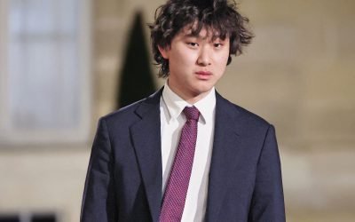 Alexandr Wang, tânărul miliardar care a construit un imperiu din date Alexandr Wang, fondatorul Scale AI, a devenit un nume important în domeniul inteligenței artificiale, construind un imperiu bazat pe o componentă adesea trecută cu vederea: datele
