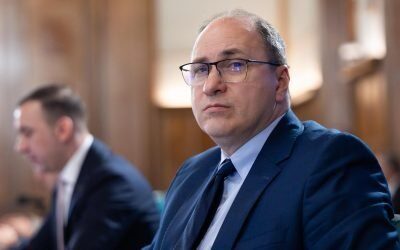 Mihai Dimian anunță concursuri pentru posturi în creșele noi Mihai Dimian, noul ministru al Educației și Cercetării, a anunțat, marți, că Guvernul a aprobat un memorandum ce permite scoaterea la concurs a peste 400 de posturi necesare pentru funcționarea a 23 de creșe noi