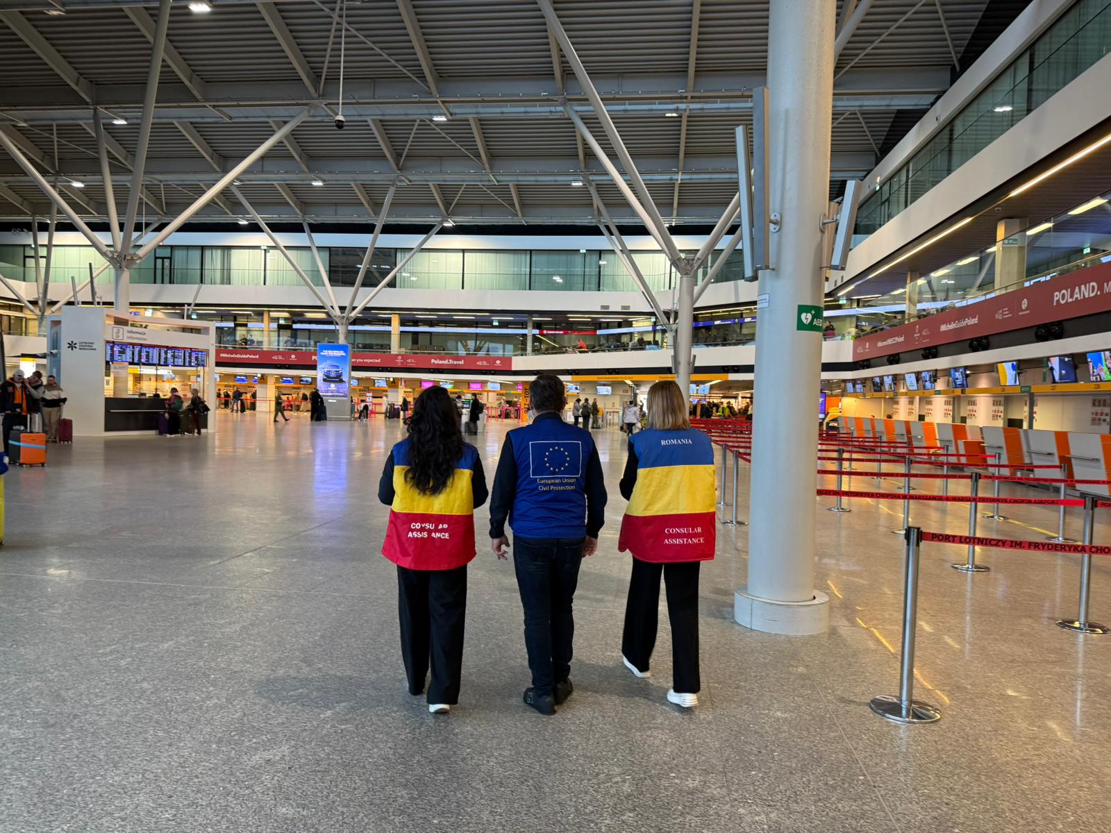 Români evacuați din Oman, cu sprijinul Uniunii Europene, ajung la București Două zboruri de evacuare din Oman, cu peste 350 de cetățeni la bord, au aterizat luni dimineață pe Aeroportul Otopeni