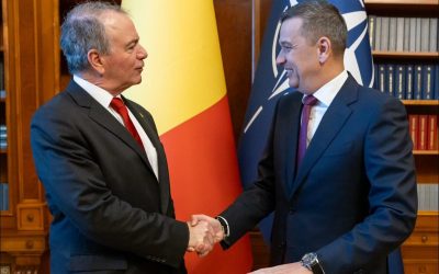 Întâlnire la Camera Deputaților: Sorin Grindeanu și noul ambasador american discută despre securitate și parteneriatul strategic Președintele Camerei Deputaților, Sorin Grindeanu, a avut o întrevedere cu noul ambasador al Statelor Unite ale Americii în România, Darryl Nirenberg, marți, la Palatul Parlamentului