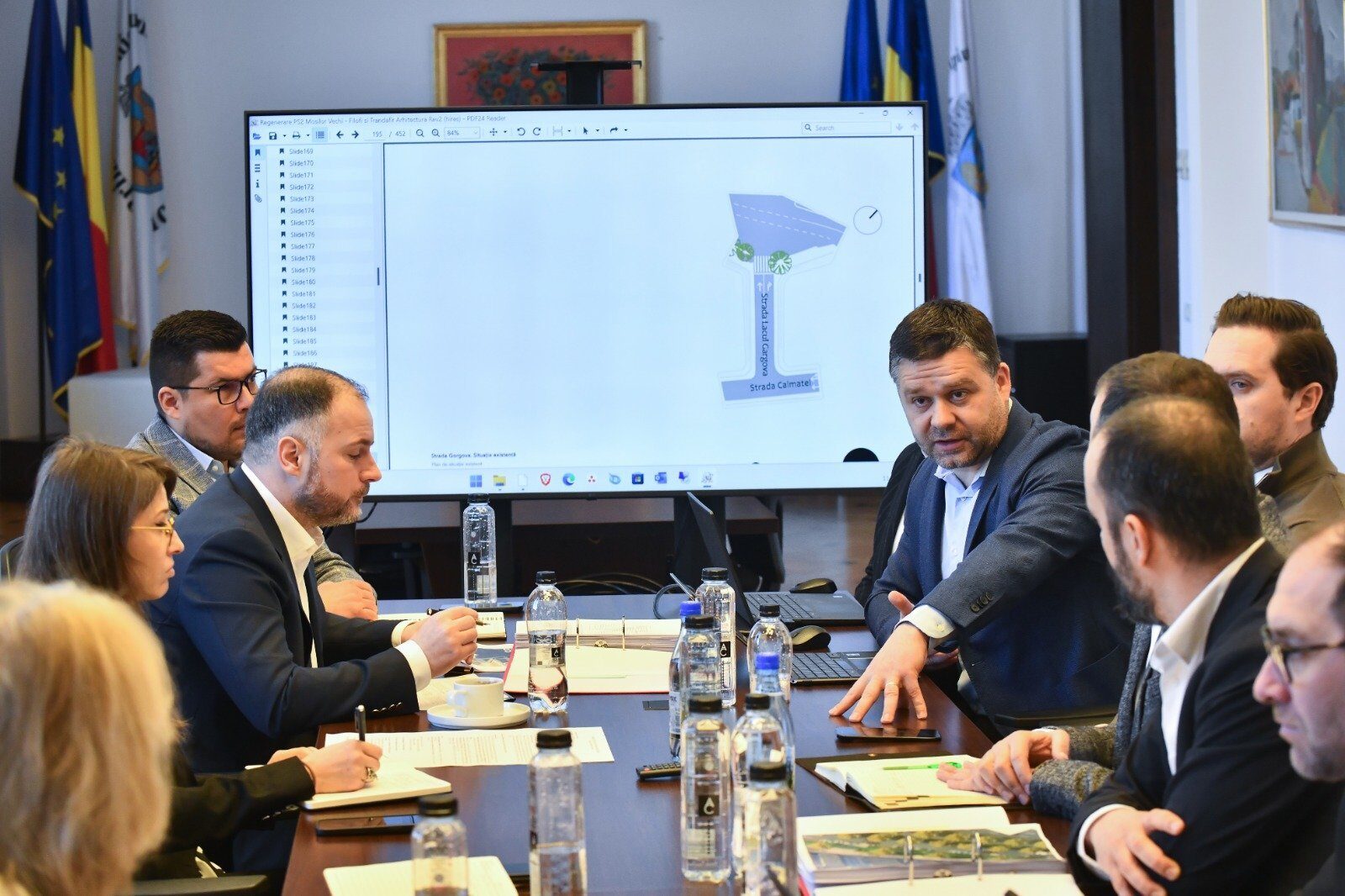 Proiecte majore în Sectorul 2: Ciucu și Hopincă discută despre reconfigurarea bulevardelor și noi spații verzi Primarul general al Capitalei, Ciprian Ciucu, și primarul Sectorului 2, Rareș Hopincă, au discutat despre proiectele prioritare pentru sector