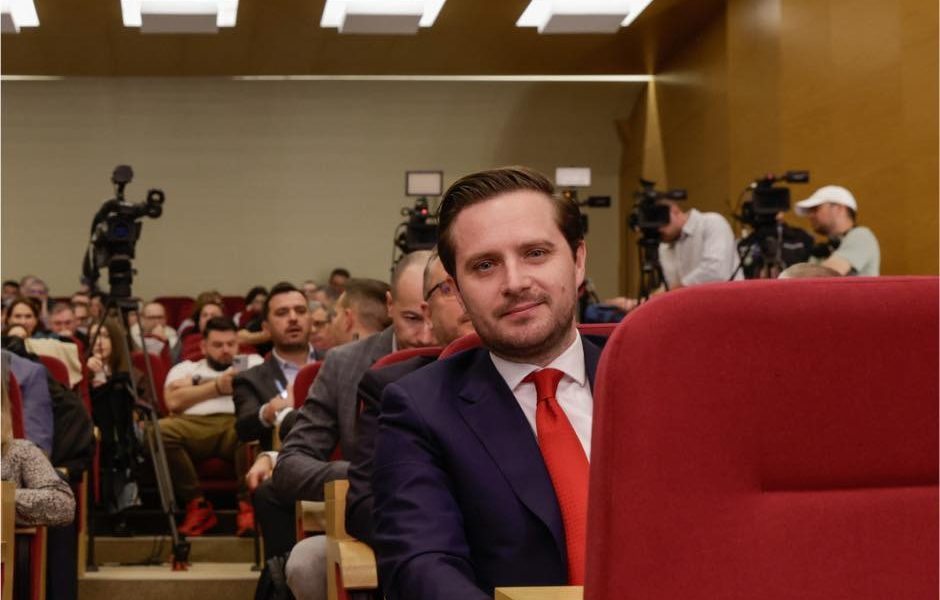 Chiriile locuințelor administrate de AFI vor fi actualizate după aproape două decenii Primăria a aprobat recent un proiect care vizează actualizarea chiriilor pentru locuințele administrate de Administrația Fondului Imobiliar (AFI) și prelungirea contractelor, măsură care va afecta peste 4.000 de locuințe