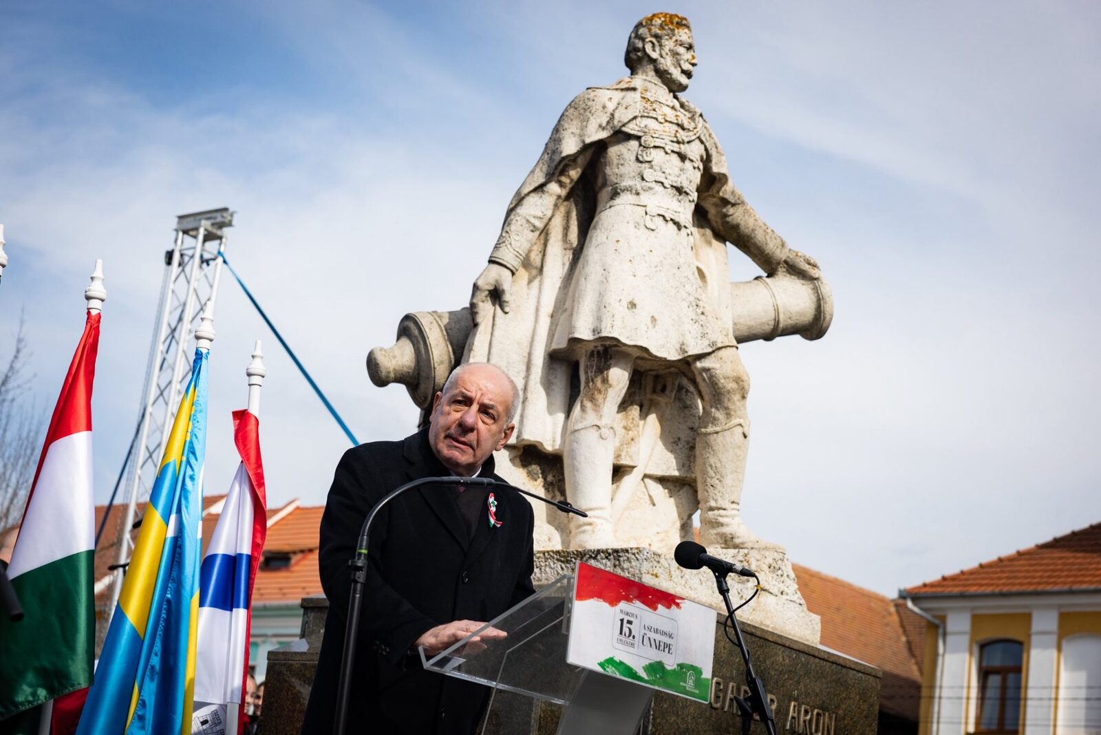 Președintele Ungariei, mesaj puternic la sărbătoarea comunității maghiare din România Președintele Ungariei, Tamás Sulyok, a transmis un mesaj puternic de unitate și apartenență comunității maghiare din România cu ocazia Zilei Maghiarilor de Pretutindeni, sărbătorită la 15 martie