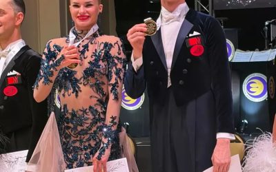 România, pe culmile dansului sportiv: Perechea Cojoc-Matei, victorie la Blackpool România a cucerit o performanță de excepție în lumea dansului sportiv, impunându-se la prestigiosul Grand Slam WDSF de la Blackpool