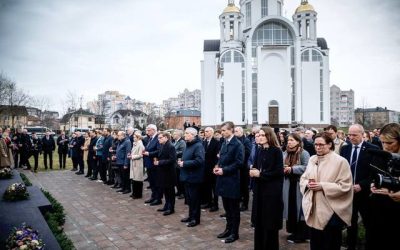 Oana Țoiu, la Bucea: „Vinovații trebuie să plătească” Ministrul Afacerilor Externe, Oana Țoiu, a participat marți la ceremonia de comemorare a victimelor masacrului de la Bucea, Ucraina