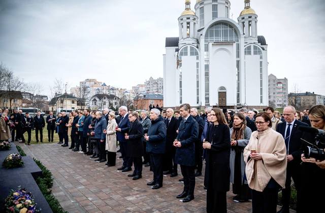 Oana Țoiu, la Bucea: „Vinovații trebuie să plătească” Ministrul Afacerilor Externe, Oana Țoiu, a participat marți la ceremonia de comemorare a victimelor masacrului de la Bucea, Ucraina