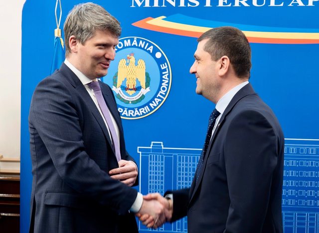 România și Ucraina demarează un proiect comun pentru producția de drone Ministrul Apărării, Radu Miruță, a anunțat, marți seară, un proiect de colaborare între România și Ucraina pentru dezvoltarea și producția de drone