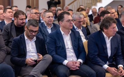 PSD critică direcția actuală a guvernării și propune soluții Secretarul General al Guvernului, Ștefan Radu Oprea, membru PSD, a exprimat îngrijorări cu privire la direcția actuală a guvernării