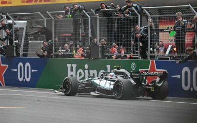 Mercedes domină competiția cu șase victorii, urmată de Ferrari și McLaren Mercedes-Benz continuă să fie echipa cu cele mai mari succese în cadrul competiției de Formula 1, acumulând un total de șase victorii