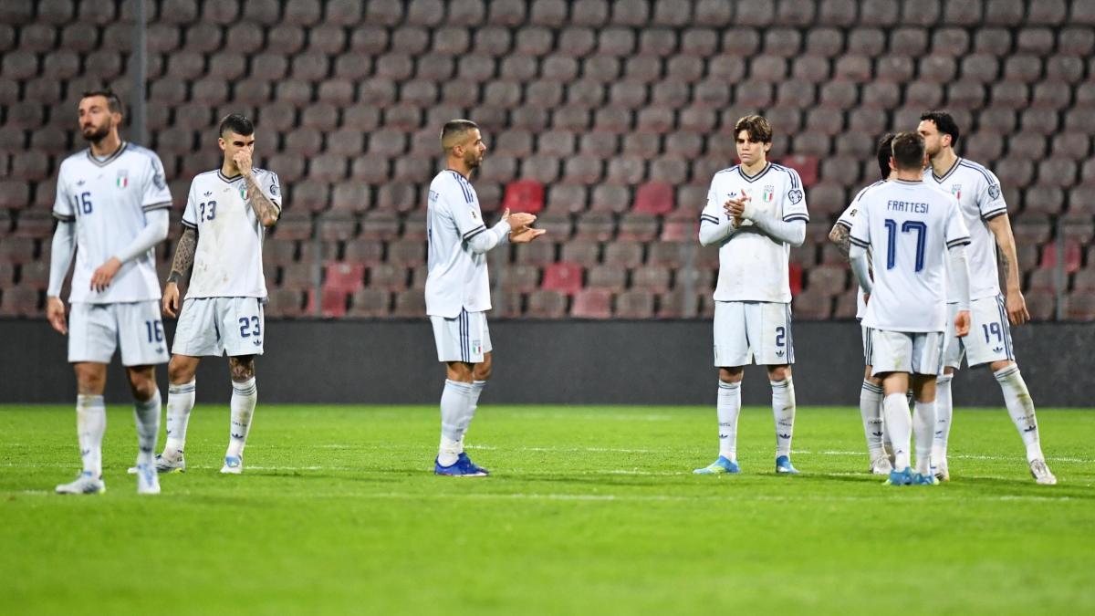 Excluderea Italiei de la Campionatul Mondial: Lovitură Financiară pentru Federație Eșecul Italiei de a se califica la Cupa Mondială de fotbal, ce va avea loc în Statele Unite, Canada și Mexic, se traduce într-o pierdere financiară semnificativă pentru Federația Italiană de Fotbal (FIGC)