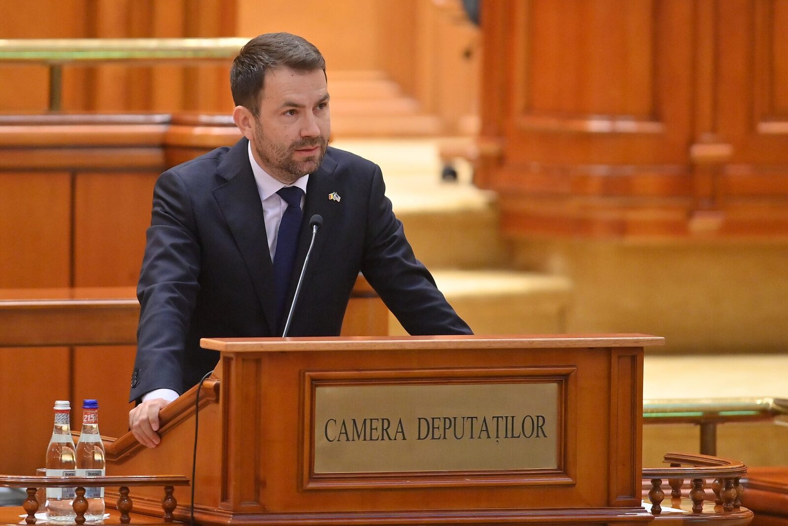 Drulă: Proiectul de lege pentru bugetul Capitalei, blocat la guvernare Deputatul USR Cătălin Drulă a declarat miercuri că proiectul de lege, elaborat în colaborare cu primarul Capitalei, Nicușor Dan, reprezintă singura soluție pentru a asigura un buget predictibil pentru București