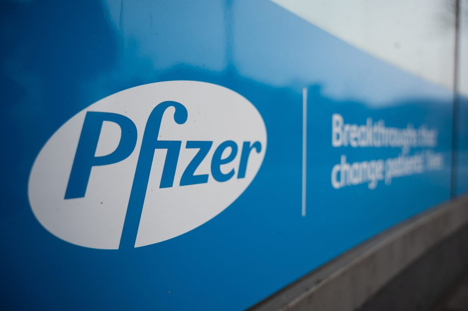 România, Polonia și Ungaria, în război cu Pfizer la Bruxelles din cauza contractelor de vaccin anti-COVID Un conflict juridic major se profilează la Bruxelles, unde România, Polonia și Ungaria se confruntă cu companiile farmaceutice Pfizer și BioNTech