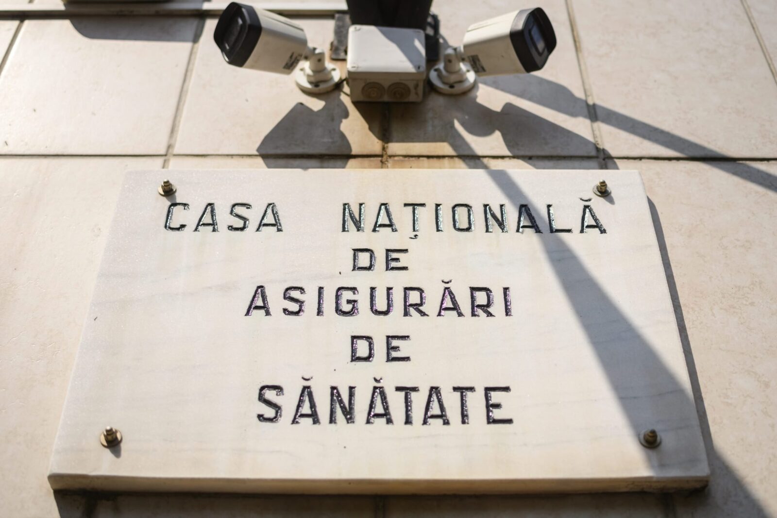 Dosarul electronic de sănătate, accesibil direct pacienților din această vară După ani de amânări, Casa Națională de Asigurări de Sănătate (CNAS) anunță că dosarul electronic de sănătate va fi, în sfârșit, accesibil direct pacienților