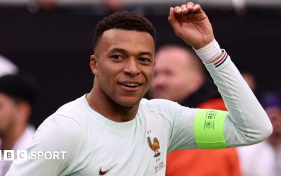 Franța învinge Brazilia într-un meci spectaculos, cu un om mai puțin pe teren Franța a învins Brazilia cu 2-1 într-un meci amical disputat la Gillette Stadium, casa echipei de fotbal american New England Patriots