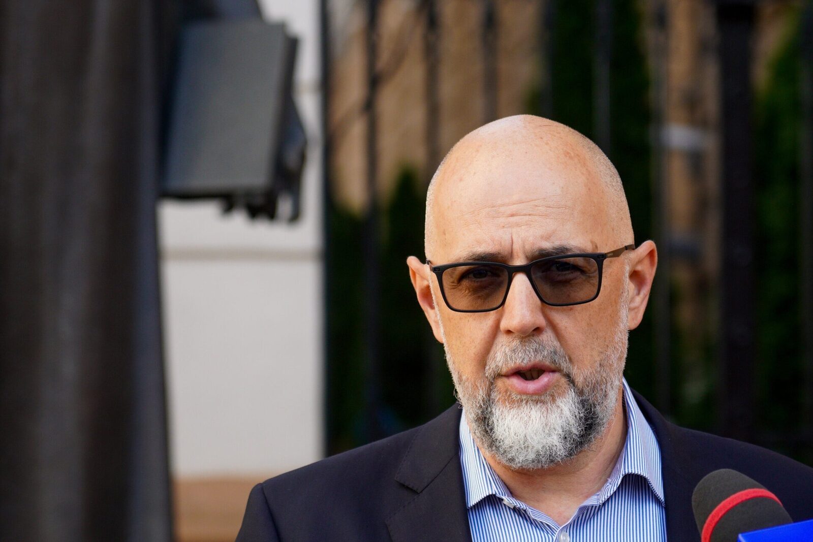 Kelemen Hunor condamnă declarațiile lui Zelenski despre Viktor Orbán, pe fondul blocajului financiar pentru Ucraina Liderul UDMR, Kelemen Hunor, a criticat dur declarațiile președintelui ucrainean Volodimir Zelenski la adresa premierului ungar Viktor Orbán, pe care le-a catalogat drept „inacceptabile”