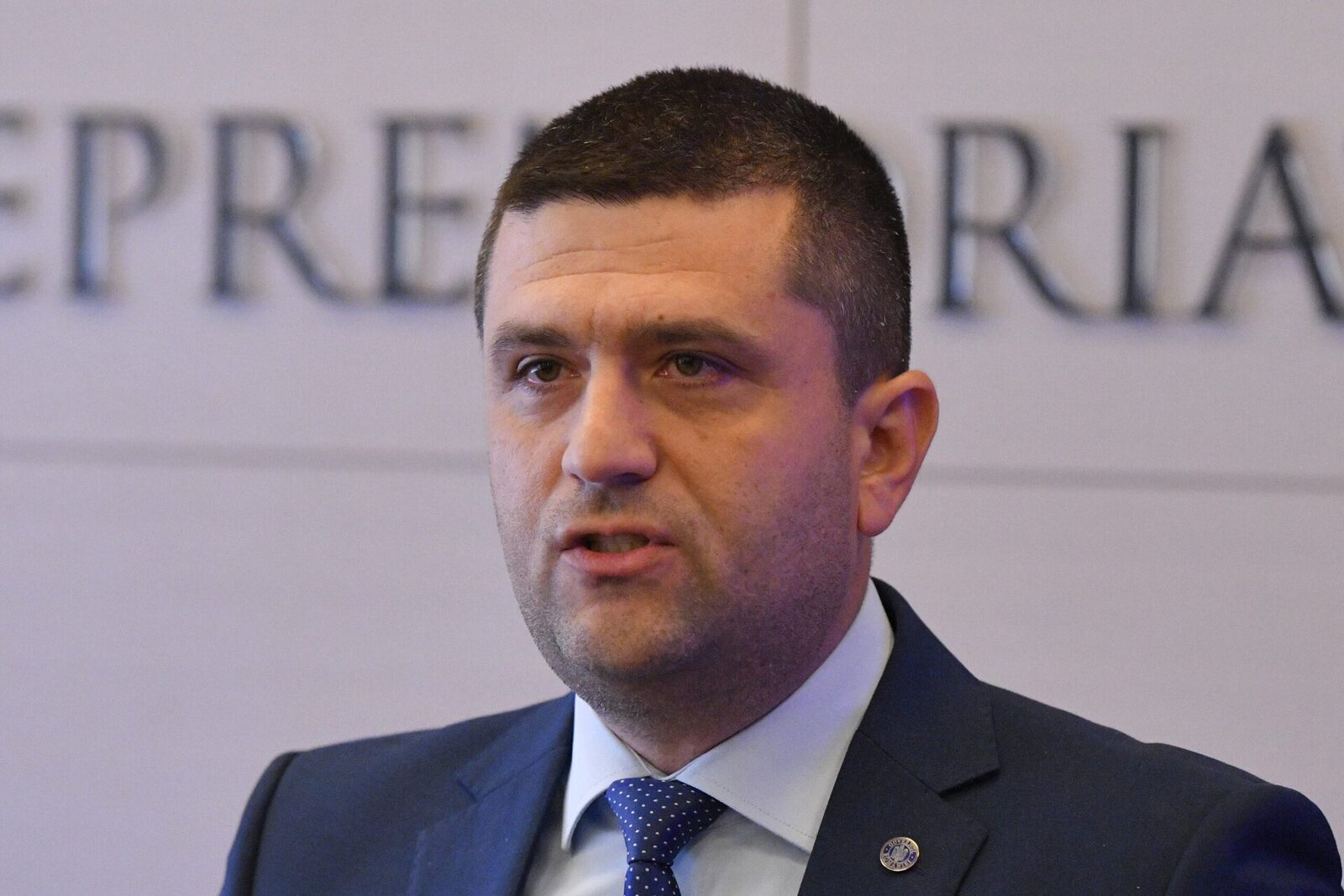 România, fără risc direct în contextul conflictului din Orientul Mijlociu, dar cu măsuri sporite de precauție Ministrul Apărării, Radu Miruță, a declarat luni seară că România nu se confruntă cu un risc direct în contextul actualului conflict din Orientul Mijlociu