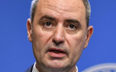 Ministrul Finanțelor, Alexandru Nazare, implicat într-un accident rutier în București Ministrul Finanțelor, Alexandru Nazare, a fost implicat într-un accident rutier în București, conform unor surse apropiate cazului