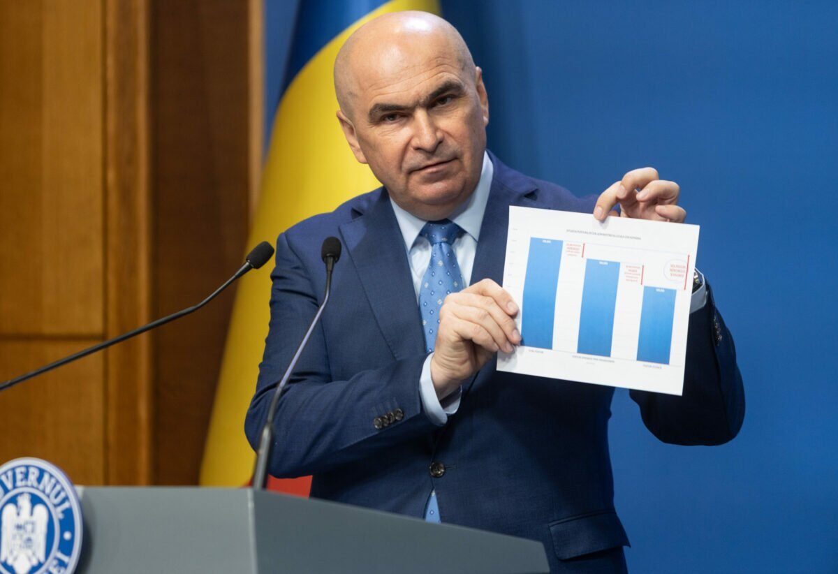 Bolojan anunță finalizarea bugetului, în ciuda tensiunilor din coaliție Premierul Ilie Bolojan a declarat că bugetul pentru anul următor este finalizat, dar a subliniat că acesta vine cu „provocări foarte importante”, referindu-se în special la reducerea deficitului și absorbția fondurilor din Planul Național de Redresare și Reziliență (PNRR)