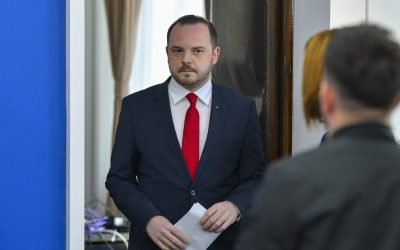 România, obligată să plătească 600 de milioane de euro pentru vaccinurile Pfizer neutilizate Ministerul Sănătății se confruntă cu o situație financiară dificilă după ce România a pierdut procesul cu compania farmaceutică Pfizer la Bruxelles