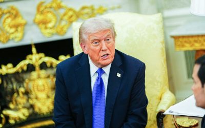 Trump întrerupe discursul pentru a vorbi despre renovările de la Casa Albă Președintele american, Donald Trump, a surprins asistența în timpul unui discurs despre război și eroii militari, întrerupându-și prezentarea pentru a vorbi despre renovările în curs de la Casa Albă
