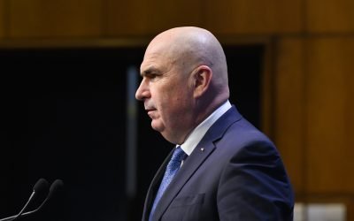 Creșterea prețurilor la combustibil, posibilă din cauza conflictului din Orientul Mijlociu, avertizează premierul Bolojan Premierul Ilie Bolojan a sugerat, în cadrul unei emisiuni televizate, posibilitatea unei creșteri a prețurilor la combustibil, invocând tensiunile din Orientul Mijlociu și impactul acestora asupra piețelor globale