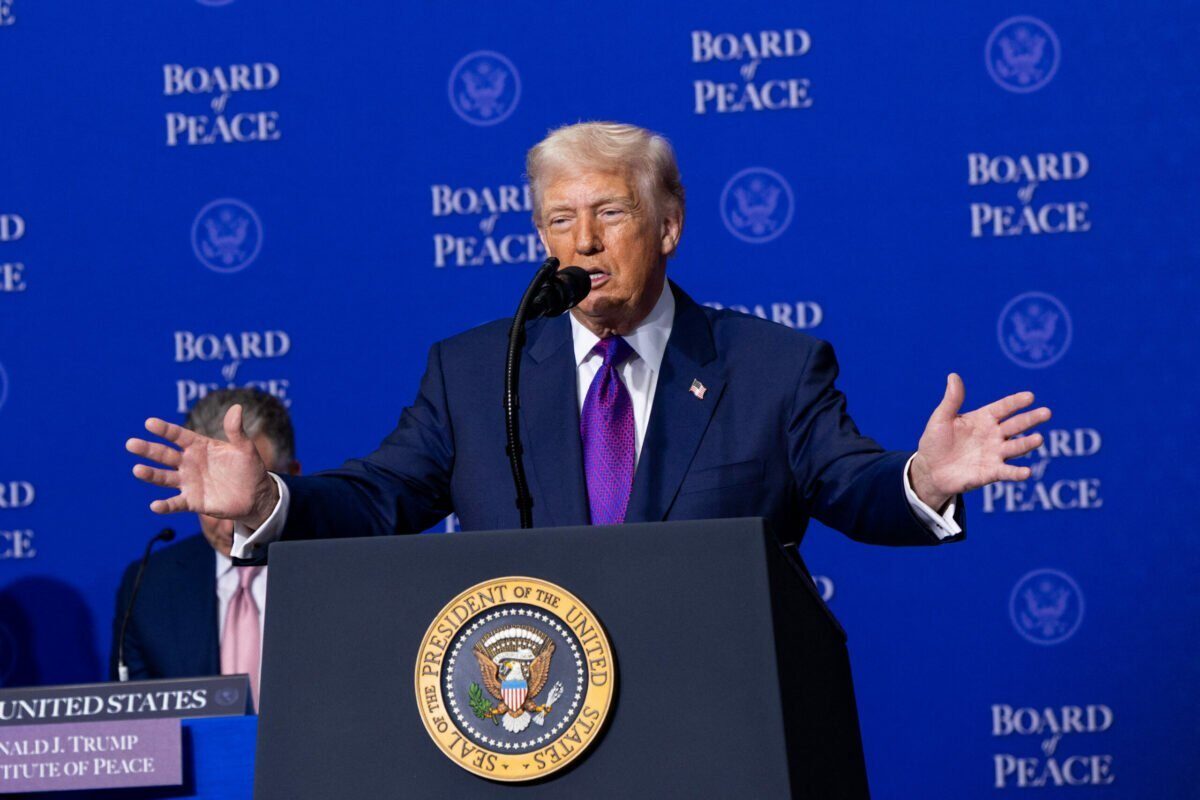 Trump: Posibil conflict militar, vorbește despre preluare „amicală”