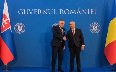 România și Slovacia, relații consolidare și proiecte comune în discuțiile dintre Bolojan și Fico Premierul român, Ilie Bolojan, s-a întâlnit vineri cu omologul său slovac, Robert Fico, pentru a discuta despre consolidarea relațiilor bilaterale și proiecte de interes comun