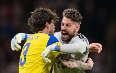 Suedia, miracol la baraj: Nordicii merg la Campionatul Mondial după un parcurs preliminar dezastruos Suedia este calificată la Campionatul Mondial de Fotbal 2026! Într-o seară de neuitat pe arena din Stockholm, echipa condusă de Graham Potter a învins Polonia cu scorul de 3-2, asigurându-și un loc la turneul final