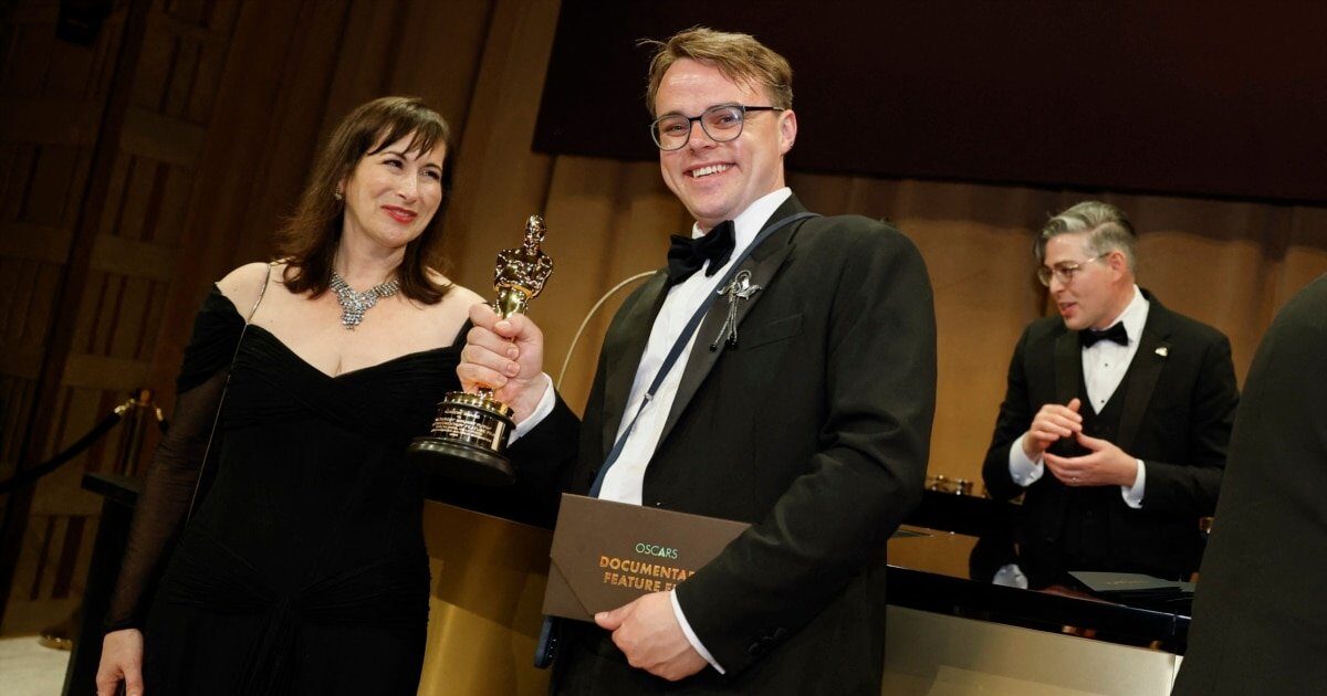 Documentarul rus care prezintă lecțiile de propagandă pro-război din școlile rusești a fost interzis în Rusia, după ce a primit premiul Oscar pentru cel mai bun documentar