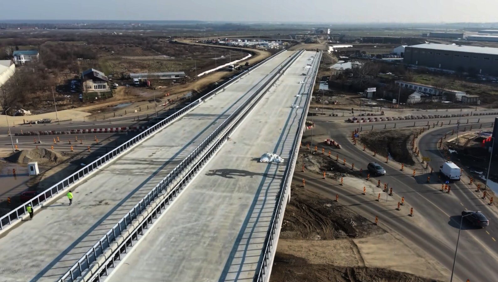 Întârzieri la autostrada A0: chinezii, așteptați să finalizeze un tronson crucial lângă București Un tronson important al Autostrăzii de Centură A0 a Capitalei, construit de o companie chineză, înregistrează întârzieri