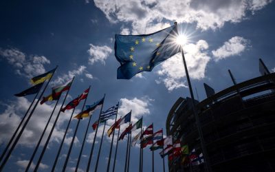 Criza energetică: UE cere statelor membre să reducă taxele, pe fondul tensiunilor din Orientul Mijlociu Șeful energiei din Uniunea Europeană, Dan Jørgensen, a solicitat statelor membre să examineze posibilitatea reducerii taxelor pe energie, în contextul creșterii prețurilor la petrol și gaze, accentuate de tensiunile din Orientul Mijlociu