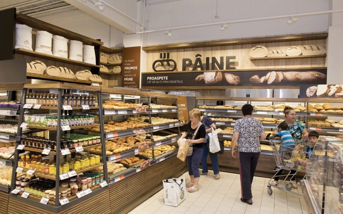 Alerta alimentară: Pâine retrasă de pe piață după descoperirea unui corp străin Compania Vel Pitar România a inițiat o retragere voluntară a unor loturi de pâine Domnească Albă de 1 kg și Deplina Extra albă 600g