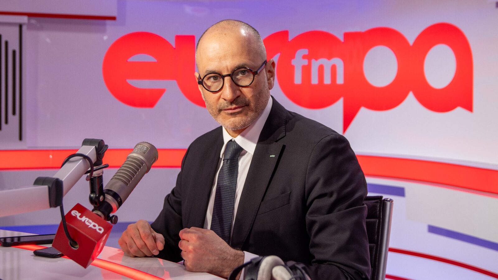 Aproximativ 2000 de români s-au întors din Orientul Mijlociu după intensificarea conflictului Aproximativ 2.000 de cetățeni români care se aflau în țări din Orientul Mijlociu au revenit în România până luni, 9 martie, potrivit informațiilor furnizate de Ministerul Afacerilor Externe (MAE)
