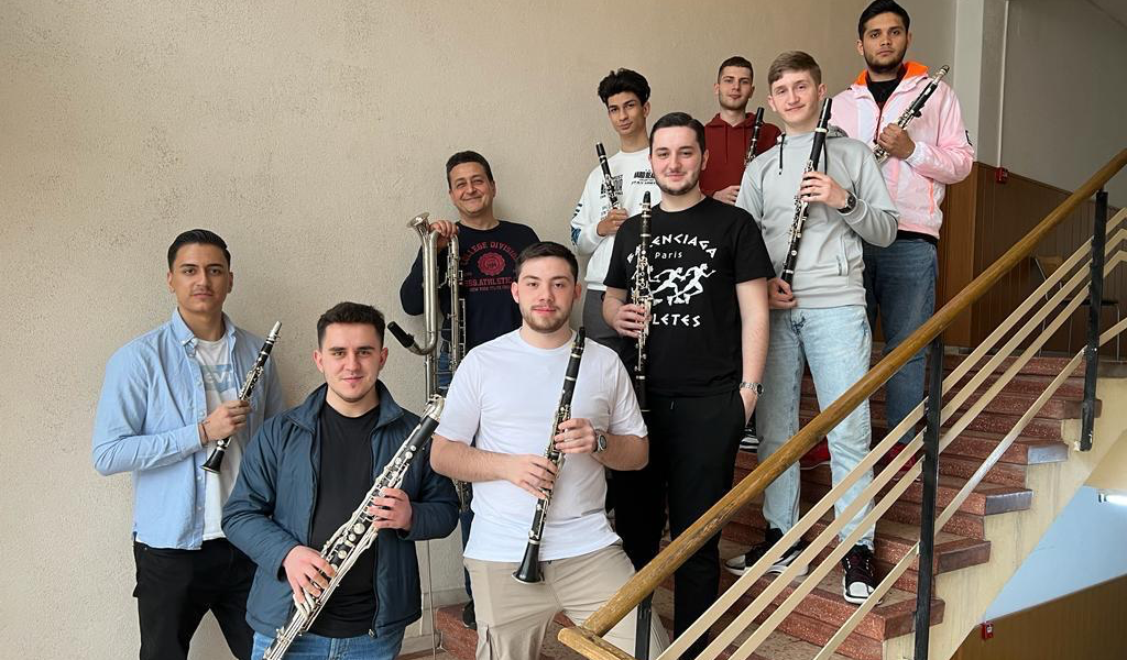 Emil vișenescu dirijează ansamblul clarino la muzeul hărților, în „cartografii sonore”