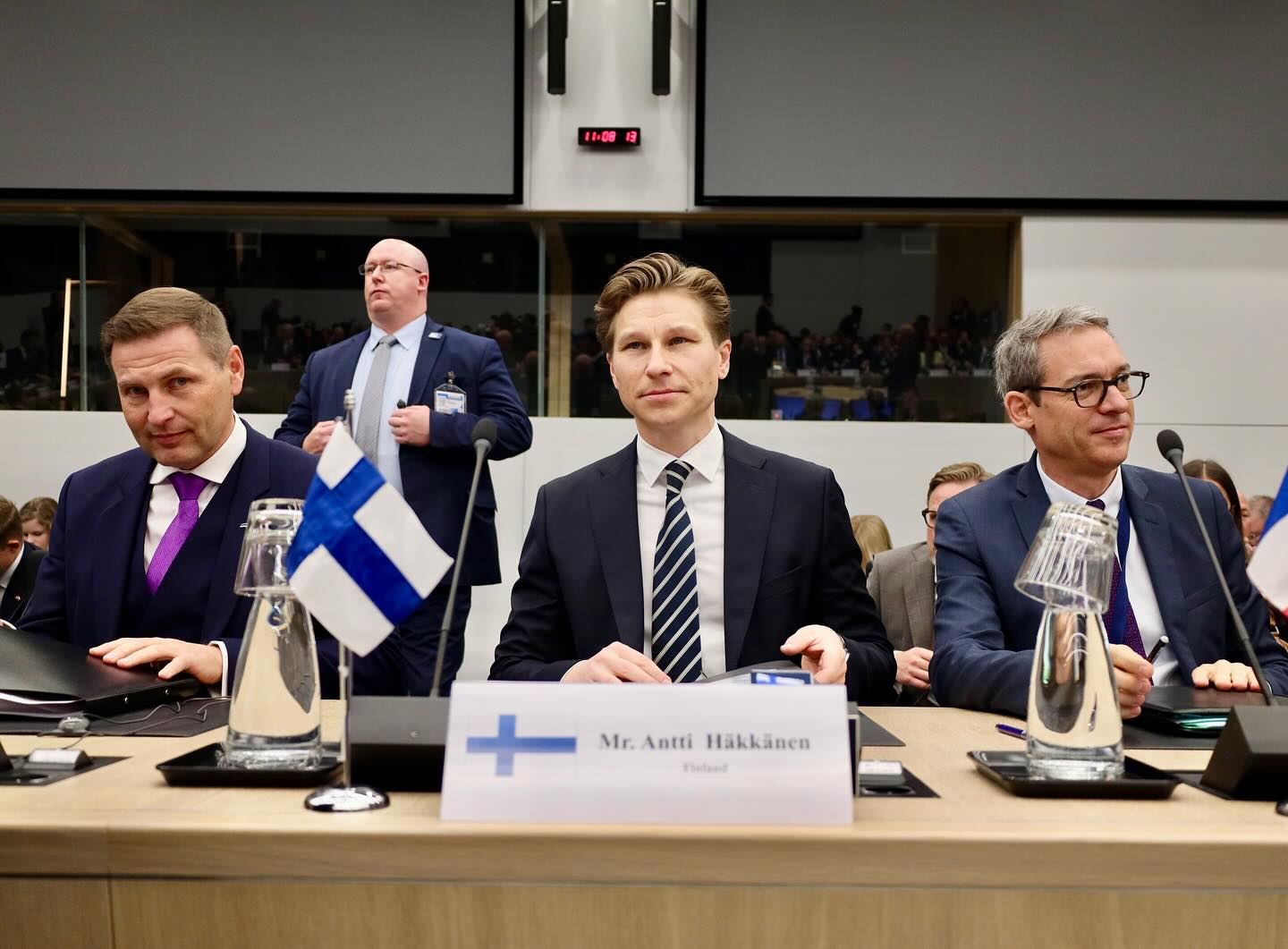 Finlanda relaxează restricțiile privind armele nucleare, deschizând calea pentru import și depozitare Helsinki va relaxa interdicția privind armele nucleare, permițând importul, transportul și depozitarea acestui tip de armament pe teritoriul finlandez, potrivit declarațiilor ministrului Apărării, Antti Häkkänen