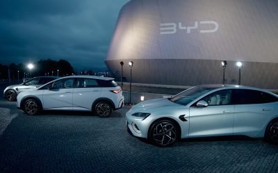 BYD, liderul vehiculelor electrice, încetinește pe piața chineză: Rivalii cresc rapid Producătorul chinez de automobile electrice BYD a înregistrat o scădere semnificativă a vânzărilor în primele două luni ale anului 2026, indicând o schimbare notabilă în dinamica pieței auto chineze