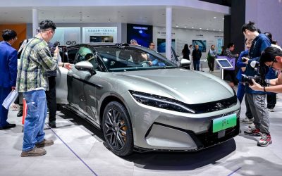BYD pregătește o stație de încărcare ultra-rapidă: 2 km de autonomie adăugați pe secundă? Producătorul chinez de automobile electrice BYD pare să revoluționeze timpul de încărcare odată cu lansarea unui nou tip de stație