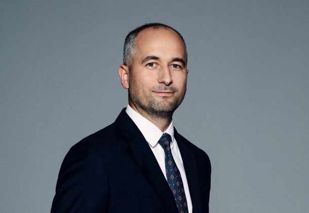 Enterprise Investors investește într-un lanț de săli de fitness din România Fondul de investiții Enterprise Investors (EI) a încheiat un parteneriat cu 18GYM, unul dintre cele mai mari lanțuri de săli de fitness din România