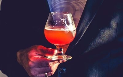 Gentlemanul, o specie rară în vremurile vitezei În lumea modernă, dominată de rapiditate și căutare a gratificării imediate, modelul gentlemanului pare să aparțină unei alte epoci