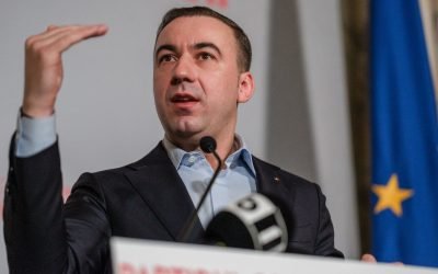 Riscul ca prețul carburanților să atingă 10 lei pe litru, recunoscut de ministrul Energiei după ce a negat anterior Ministrul Energiei, Bogdan Ivan, a recunoscut că există riscul ca prețul carburanților să ajungă la 10 lei pe litru, o schimbare de poziție radicală față de declarațiile anterioare